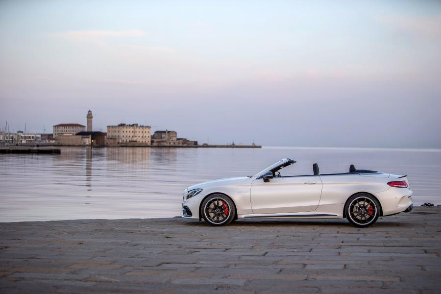  Mercedes-AMG C63 S Cabriolet 2016 года  (фото 3 из 52)
